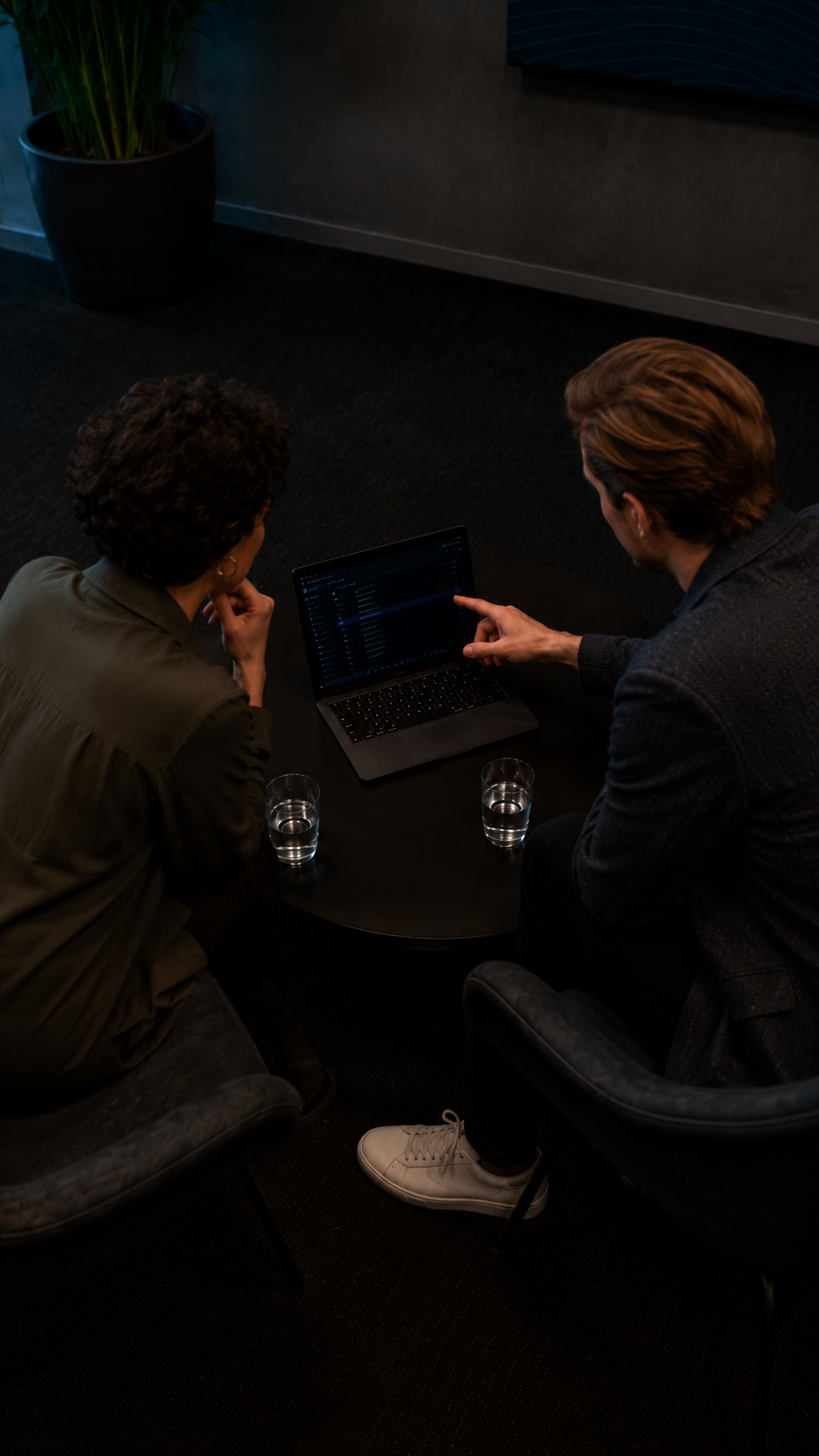 Sparring omkring laptop hos Onlinehuset